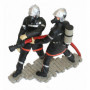Figurine deux pompier avec lance à incendie